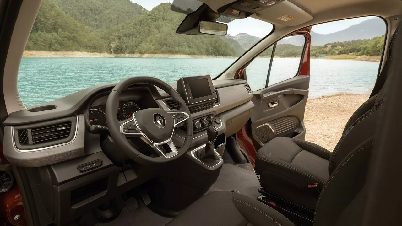 intérieur renault trafic aménagé