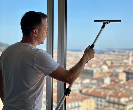 Nettoyeur laveur de vitres dans les Bouches-du-Rhône