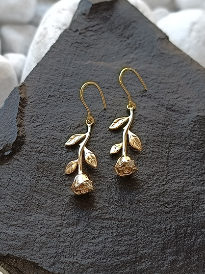 Zlaté náušnice ve tvaru růží