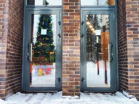 Emergency Commercial Door Repairs Toronto: Common Winter Problems