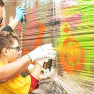 Künstler lässt sich von Kindern inspirieren