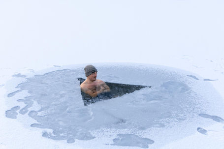 Eisbaden, kalt, winter, Eisschwimmen, Bergsee, Eis, ice, icecold