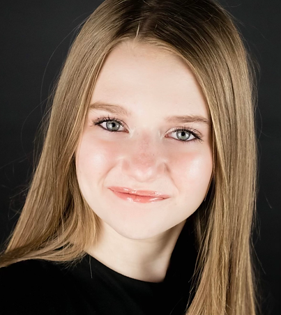 Lucy Ledford Headshot