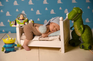 Sesión Toy Story Recién Nacido en Madrid - Estudio Fotografía Bebés - Temática
