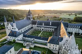 2023-ete-Abbaye-Fontevraud-drone©Kreazim-17-1920x1279.webp