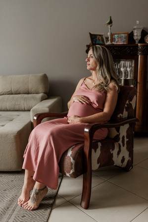 Ensaio gestante lifestyle em casa