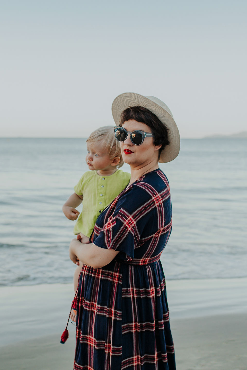 Ensaio de família lifestyle na praia em Florianópolis