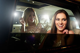 Mädchen in der Limousine
