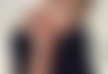 Emma ringrazia/Emma remercie