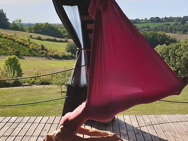 rise-aerial-yoga-photo-845x684.jpg
