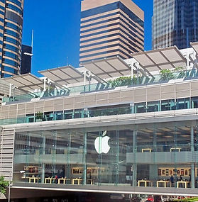 wix:image://v1/0bcf9b_477e48c2d2294213be66b909cf457606~mv2.jpg/Hong%20Kong%20Station.jpg#originWidth=1054&originHeight=518