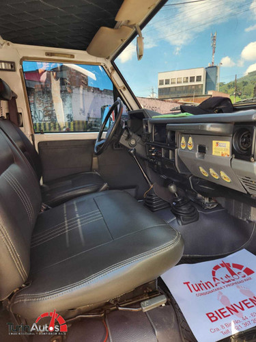 TOYOTA FZJ 73 4.0 DIESEL 4X4 MECANICA ESTACAS 1994