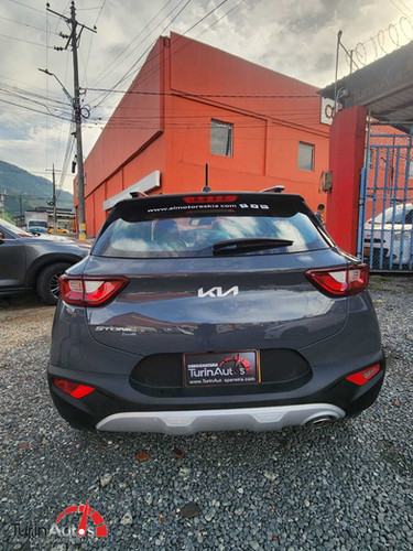 KIA STONIC ZENITH 1.0 TURBO GASOELEC HIBRIDO MECANICO 2023