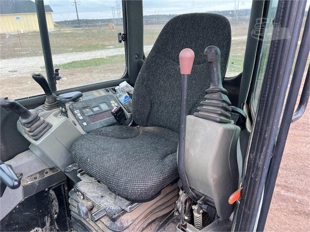 Miniature : BOBCAT E32, 3,2T 2011