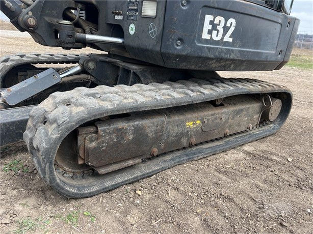 Miniature : BOBCAT E32, 3,2T 2011