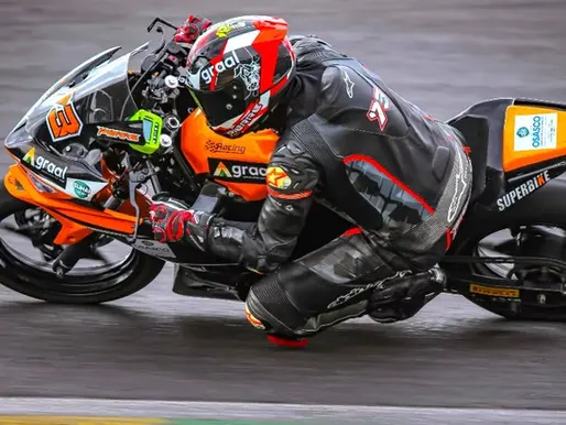 Piloto de Osasco brilha em Interlagos e vence o SSP400 Light