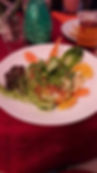 Salat mit gegrillten Hähnchenbruststreifen