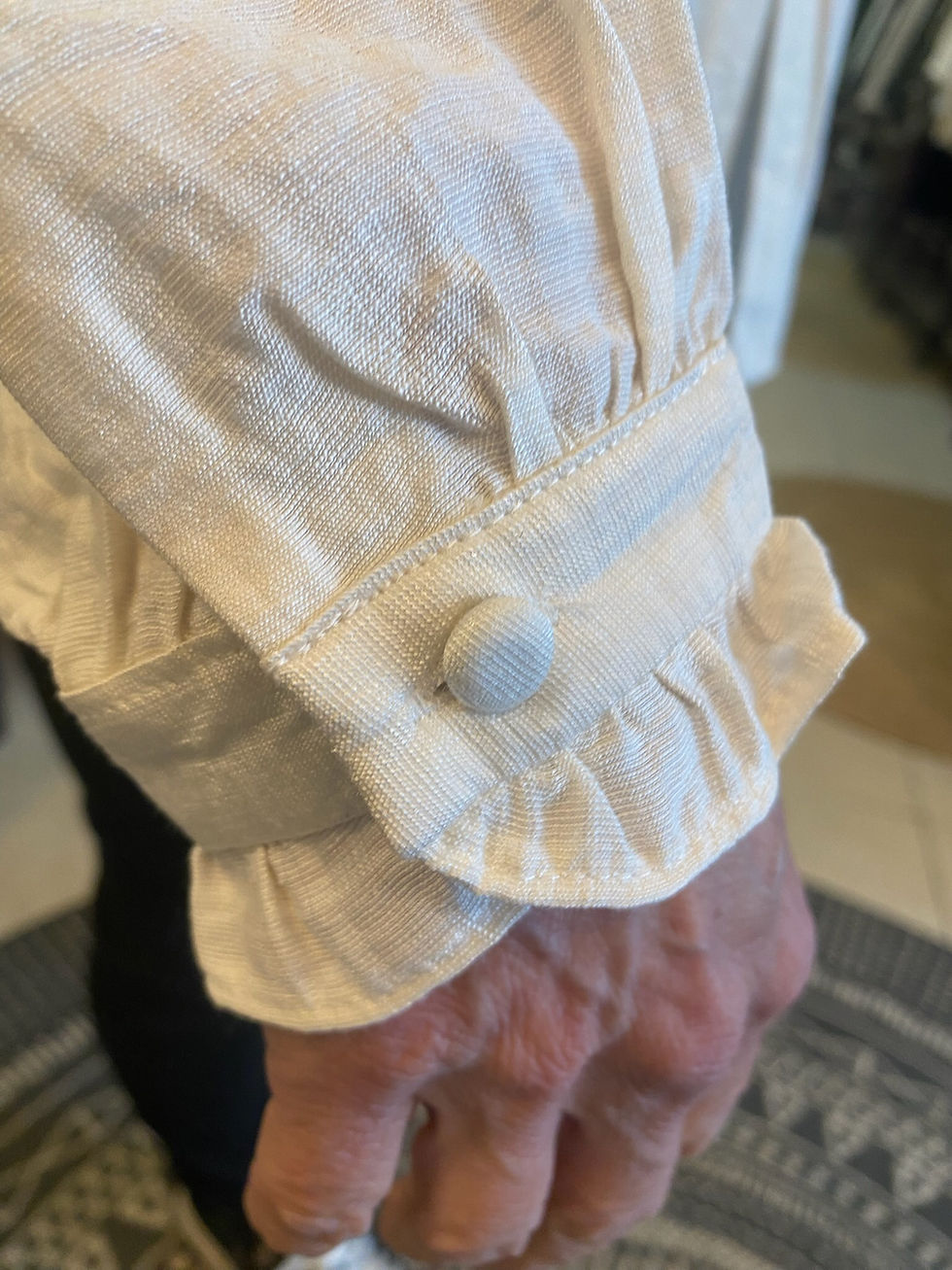 Miniature : Chemise avec broderie 