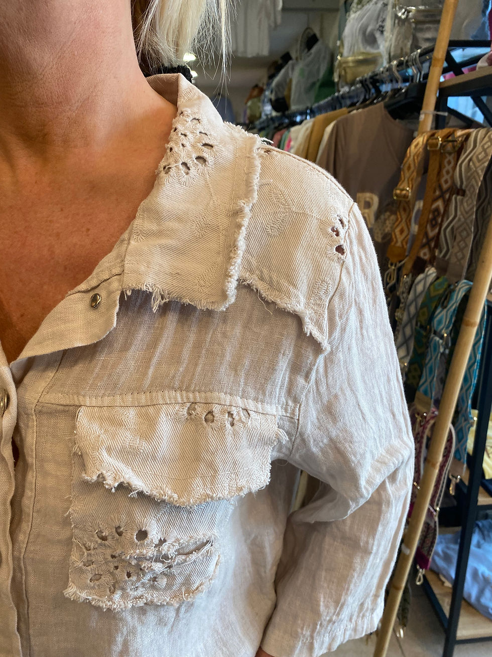 Miniature : Veste en lin avec broderie Blanche