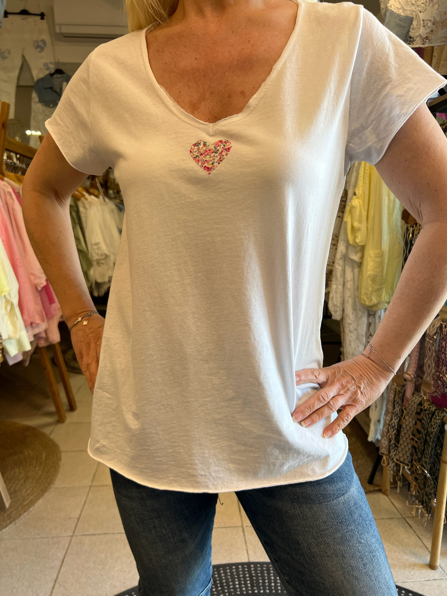Tee-shirt Bella avec coeur liberty et détails au col