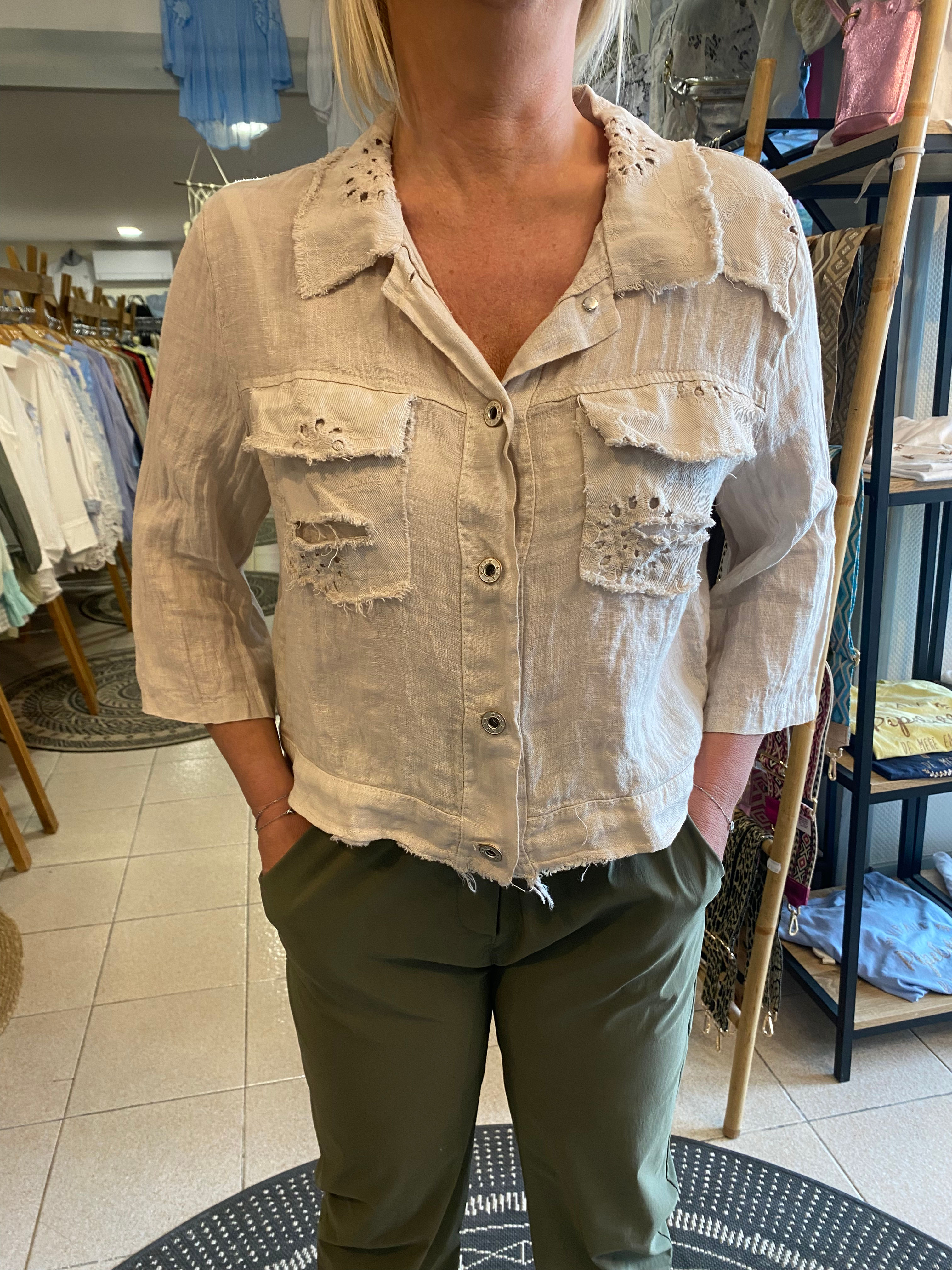 Veste en lin avec broderie Blanche