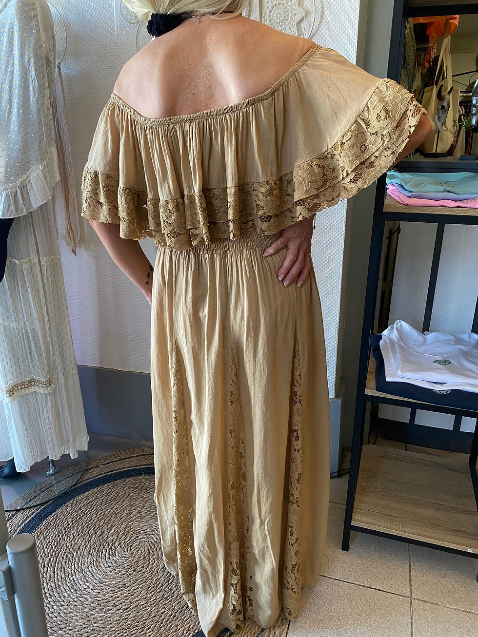 Miniature : Robe longue col bateau avec dentelle Lily