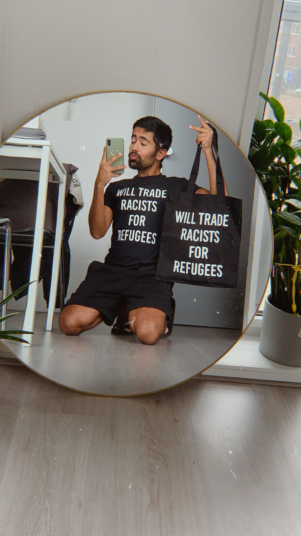 Will Trade Racists for Refugees - Tote