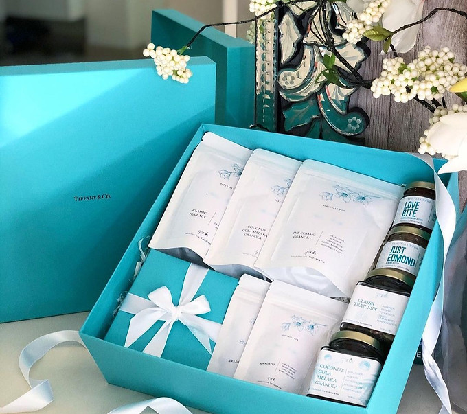 Blue Tiffany & Co Raya Gift box 