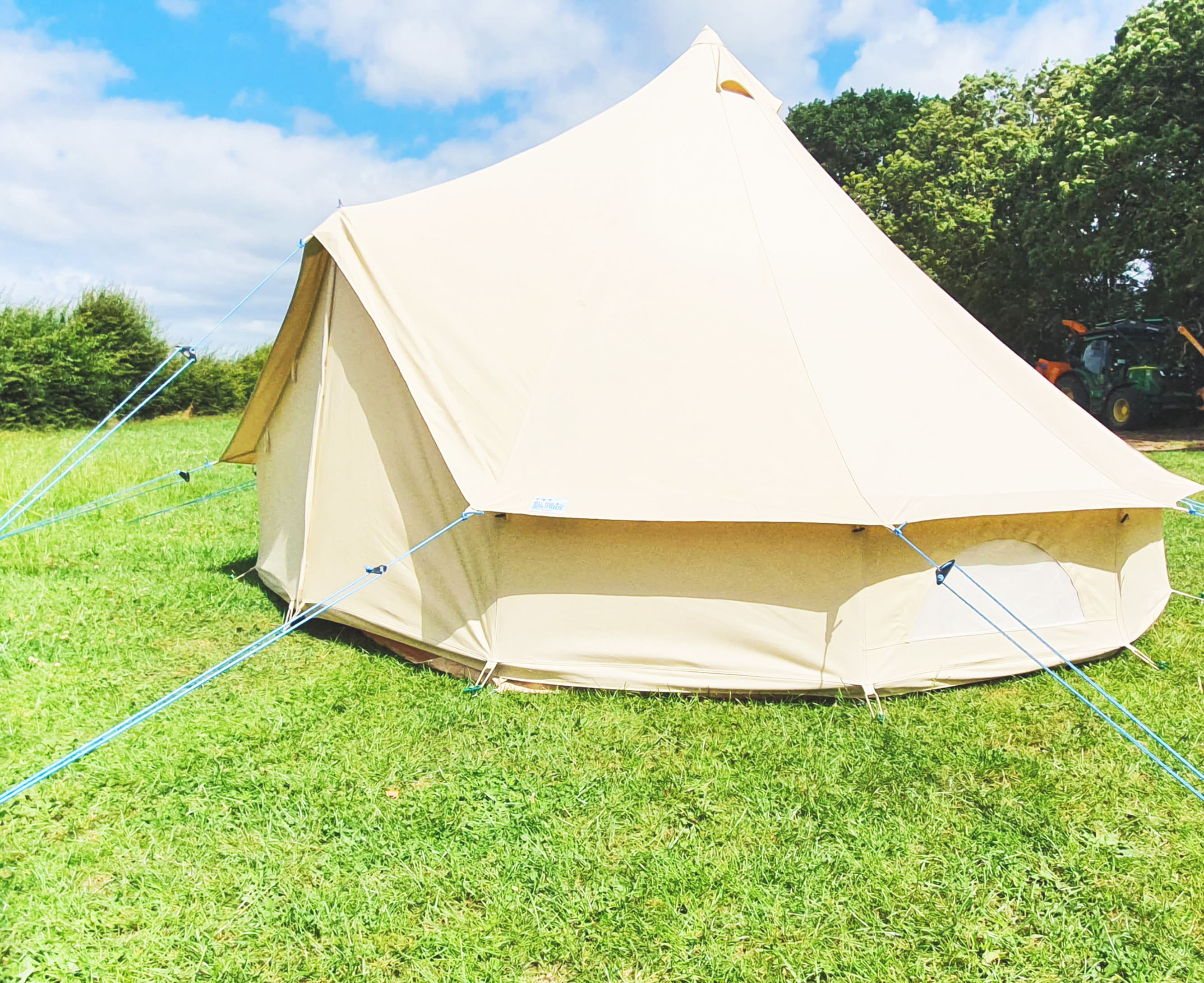 4m Family Bell Tent -Unfurnished - 2 - 3 guests. Breakfast & Electric Included