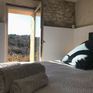 Chambre double avec lit 160x200 au Mas de Loume