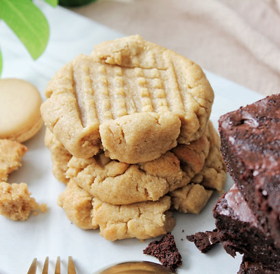 PEANUT BUTTER COOKIES