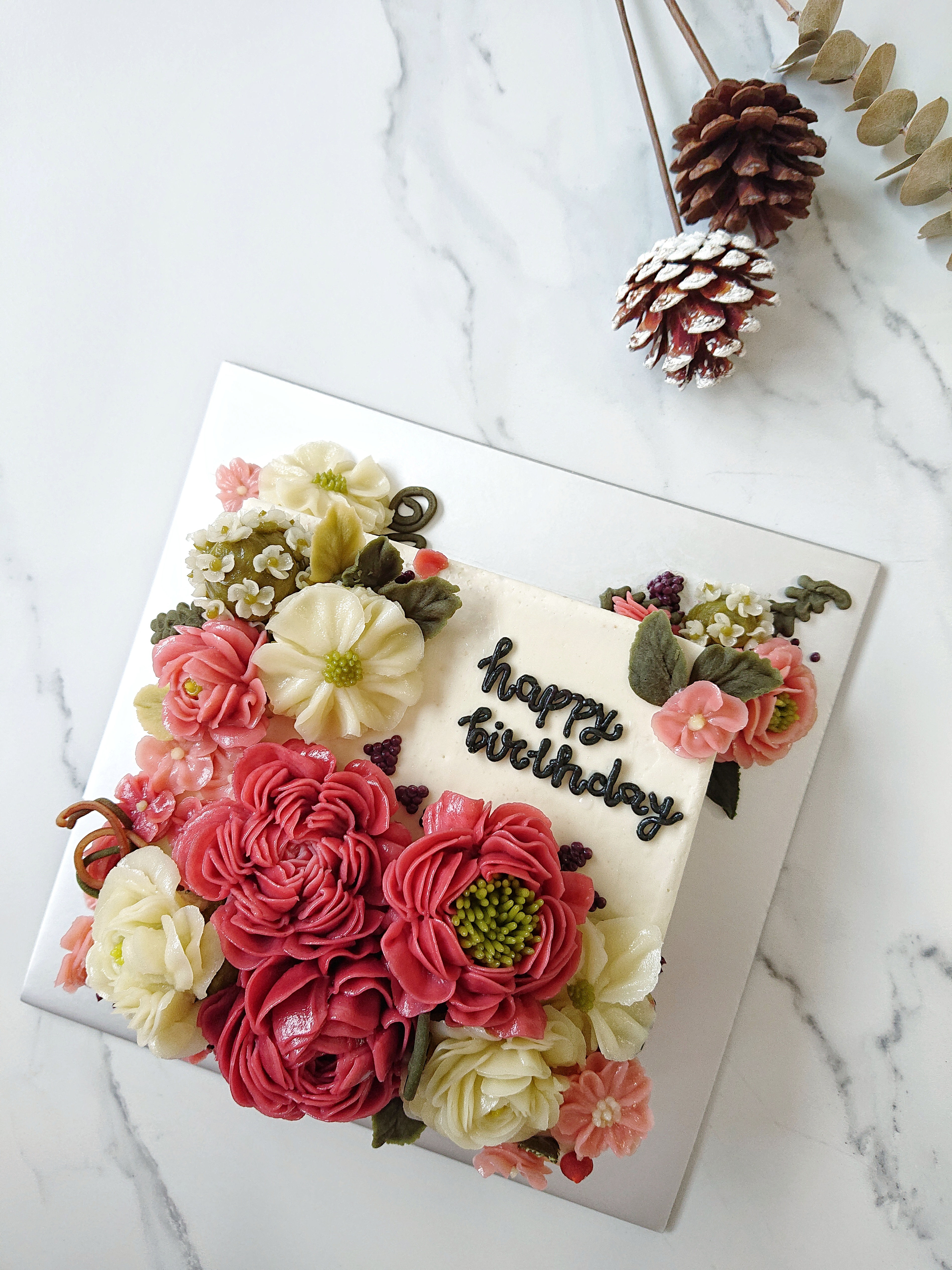GARDEN BLOOMS FLORAL CAKE
