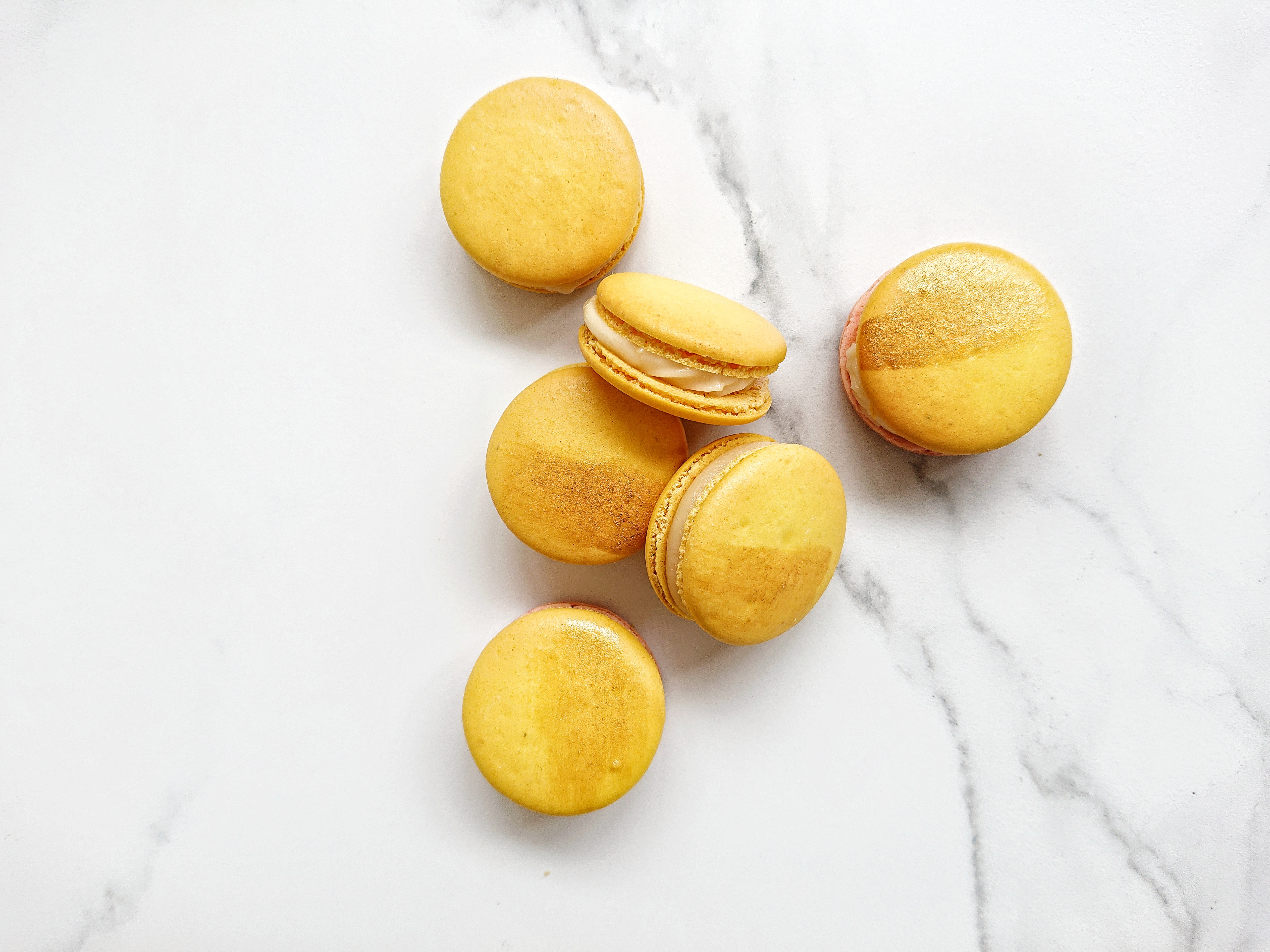 LEMON MACARON