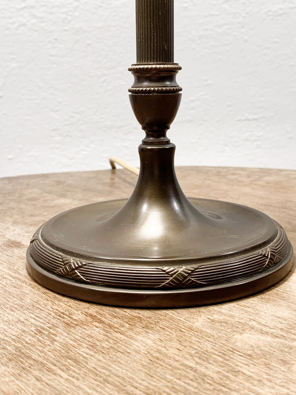 Miniaturbild: Antike Tischleuchte Lumina