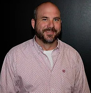 Henley Headshot_edited.jpg