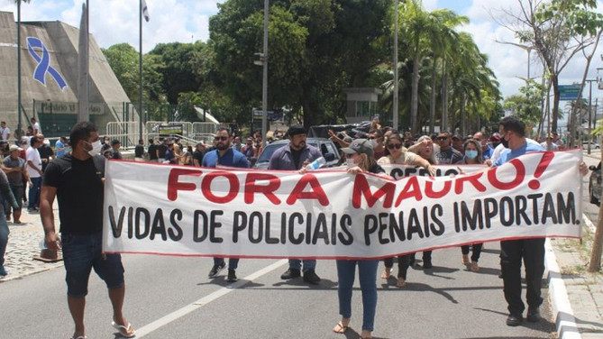 O POVO: Número de policiais penais afastados por questões psicológicas cresce 76,1% em 2021
