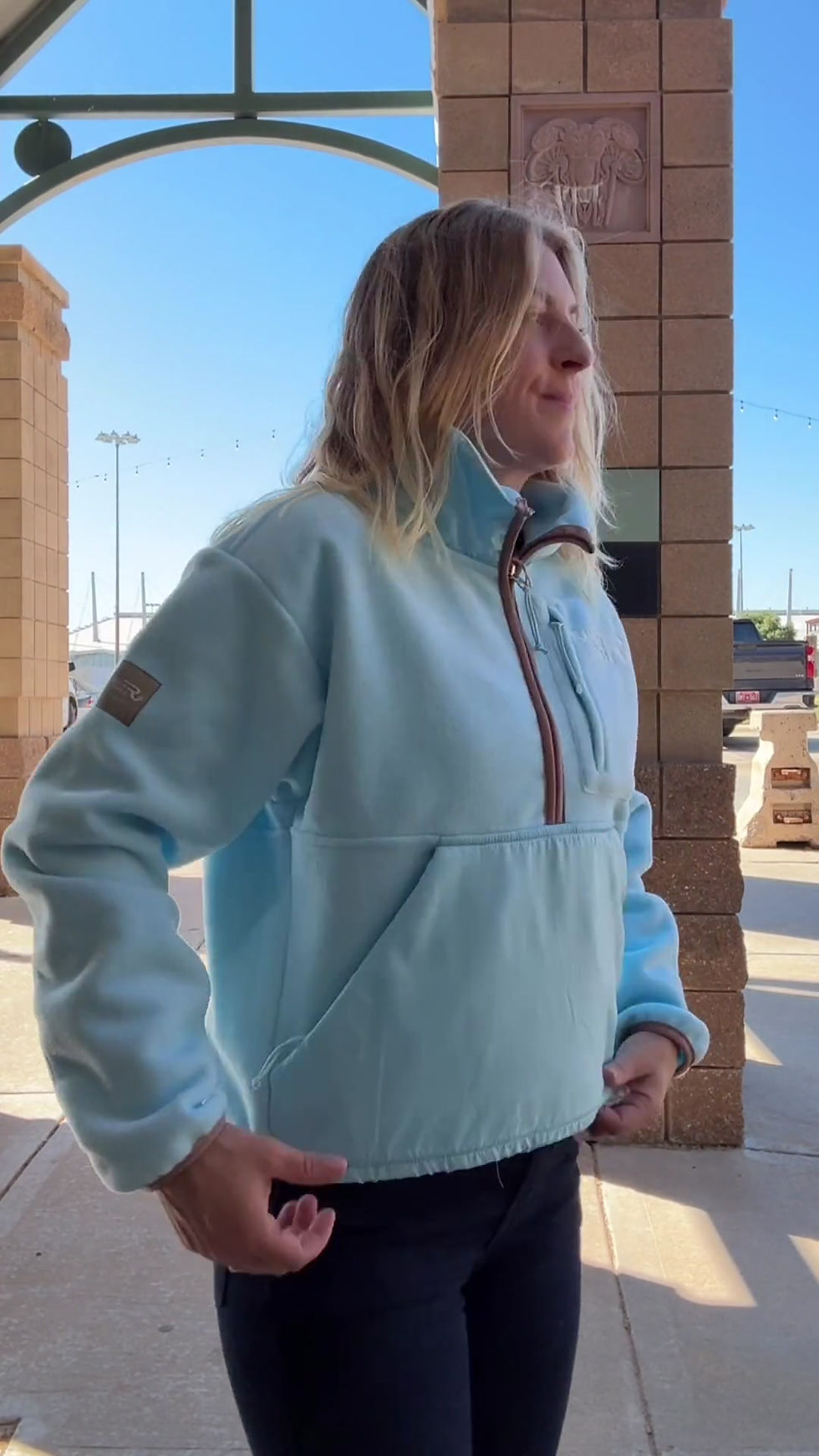 cropped fleece sweater in hellblau westernreit jacke