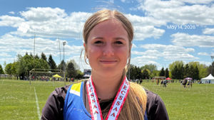Mallory Clayton of St. Anne broke the novice women’s discus record with a throw of 35.90M.
