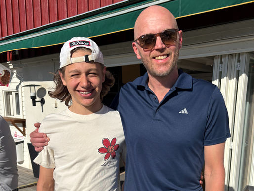 2 golfspelare som vunnit dagens tävling
