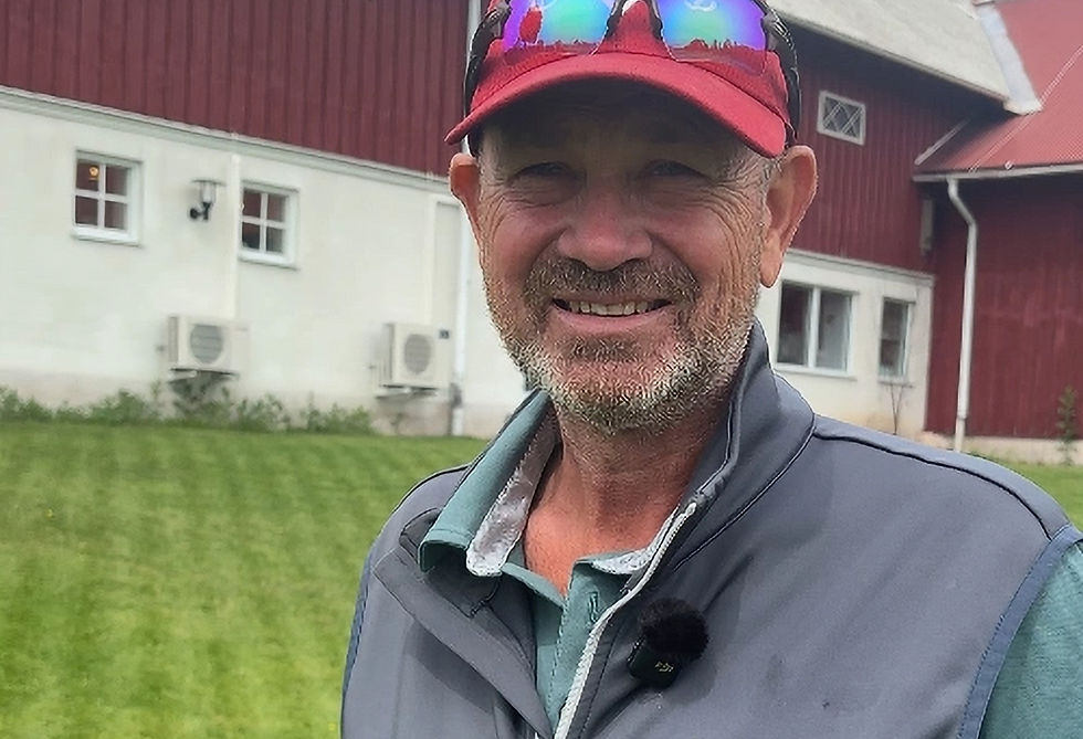 En man på en golfbana