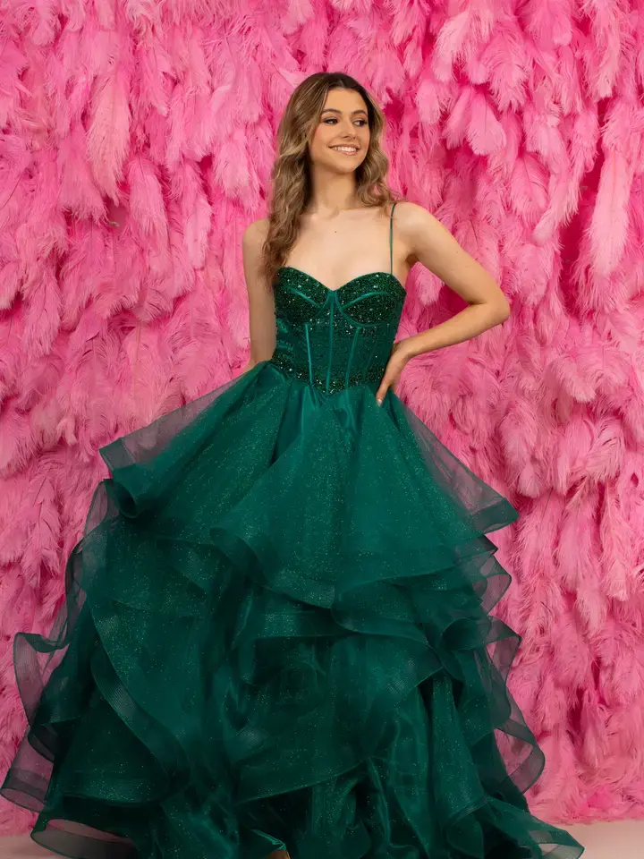 Thumbnail: Estelle Ruby Prom