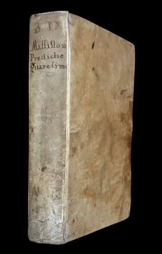 livre ancien／羊皮紙表装の古書