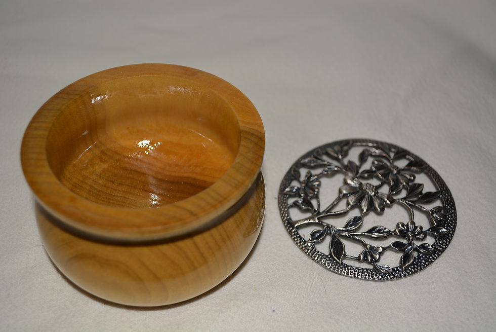Thumbnail: Beautiful Handmade Round Covered Bowl