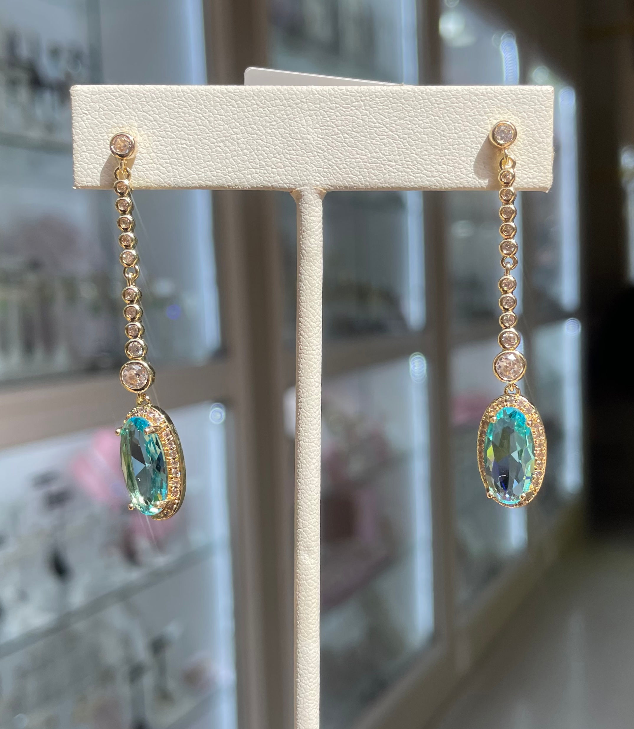 Arete gota aguamarina plateada/dorado