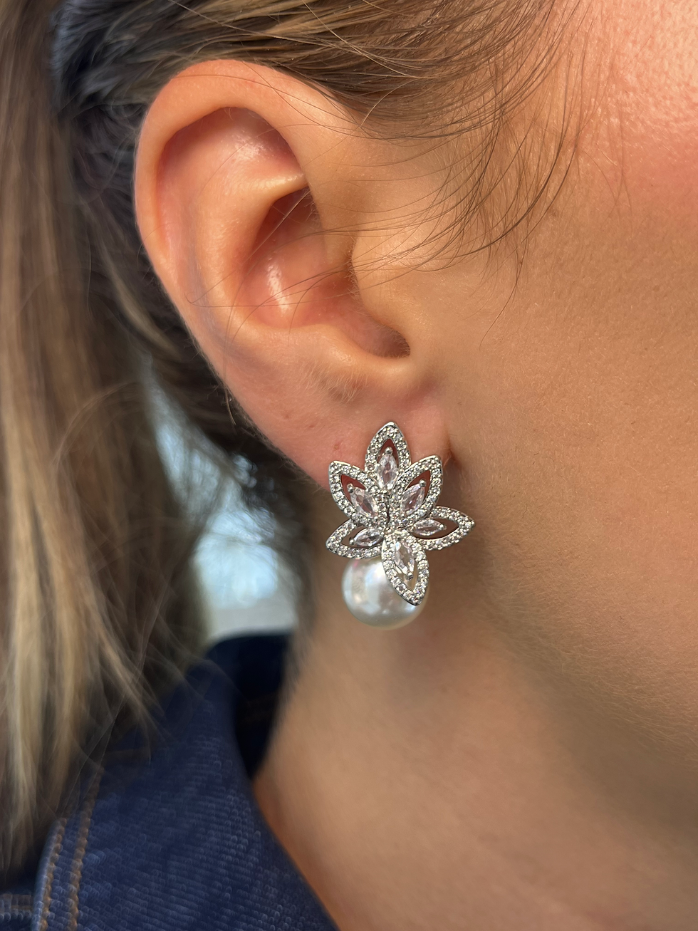 Arete hojas marquiz perla