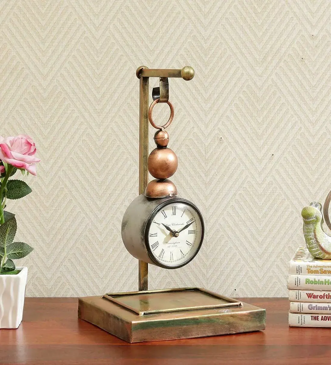 Iron Pendilium with Watch Table Handicraft Showpiece