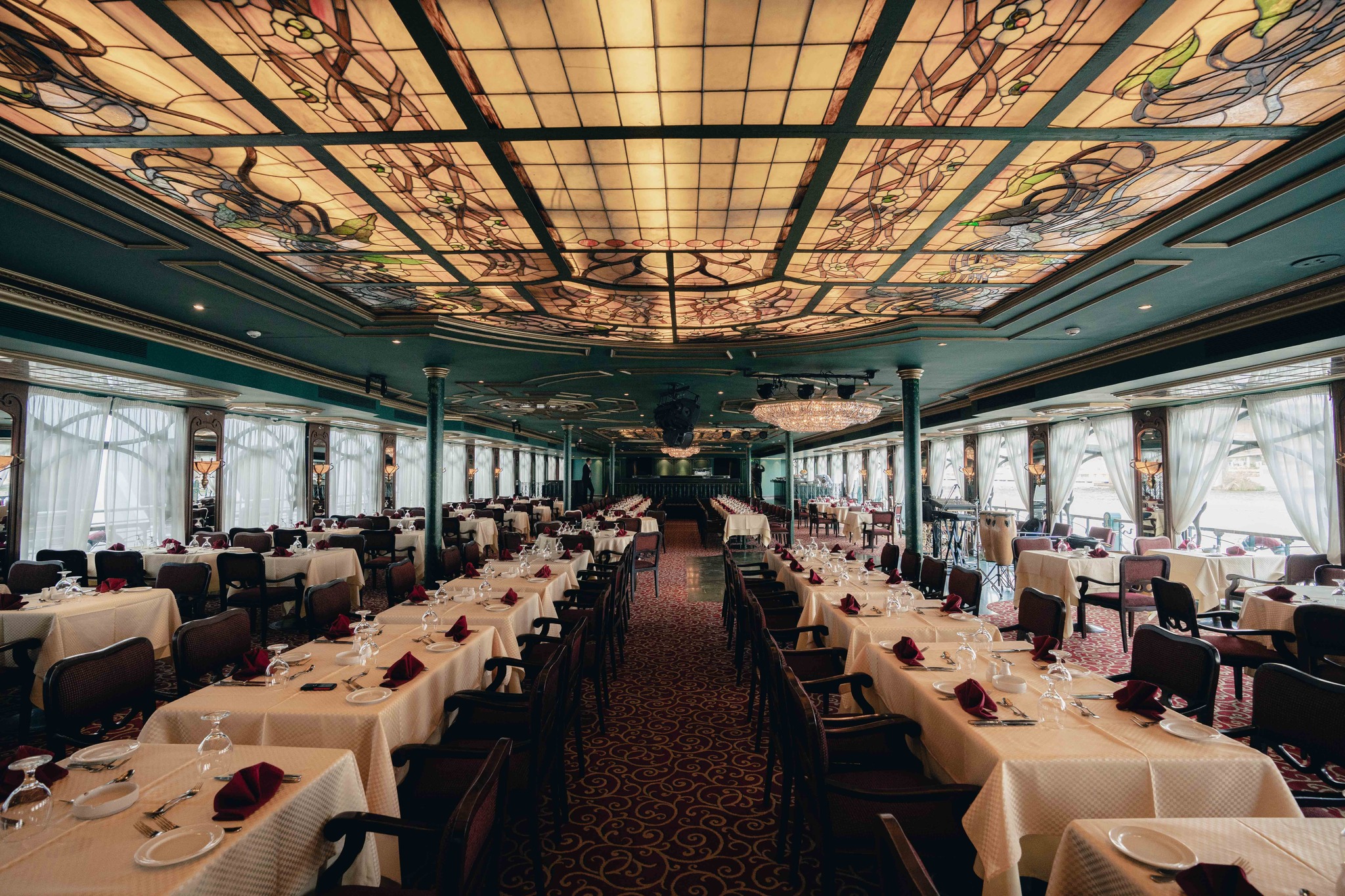 Book the ultimate Nile Maxim dinner cruise in Cairo. Enjoy a luxury à la carte menu, stunning Cairo skyline views, and 2 hours of unforgettable sailing.