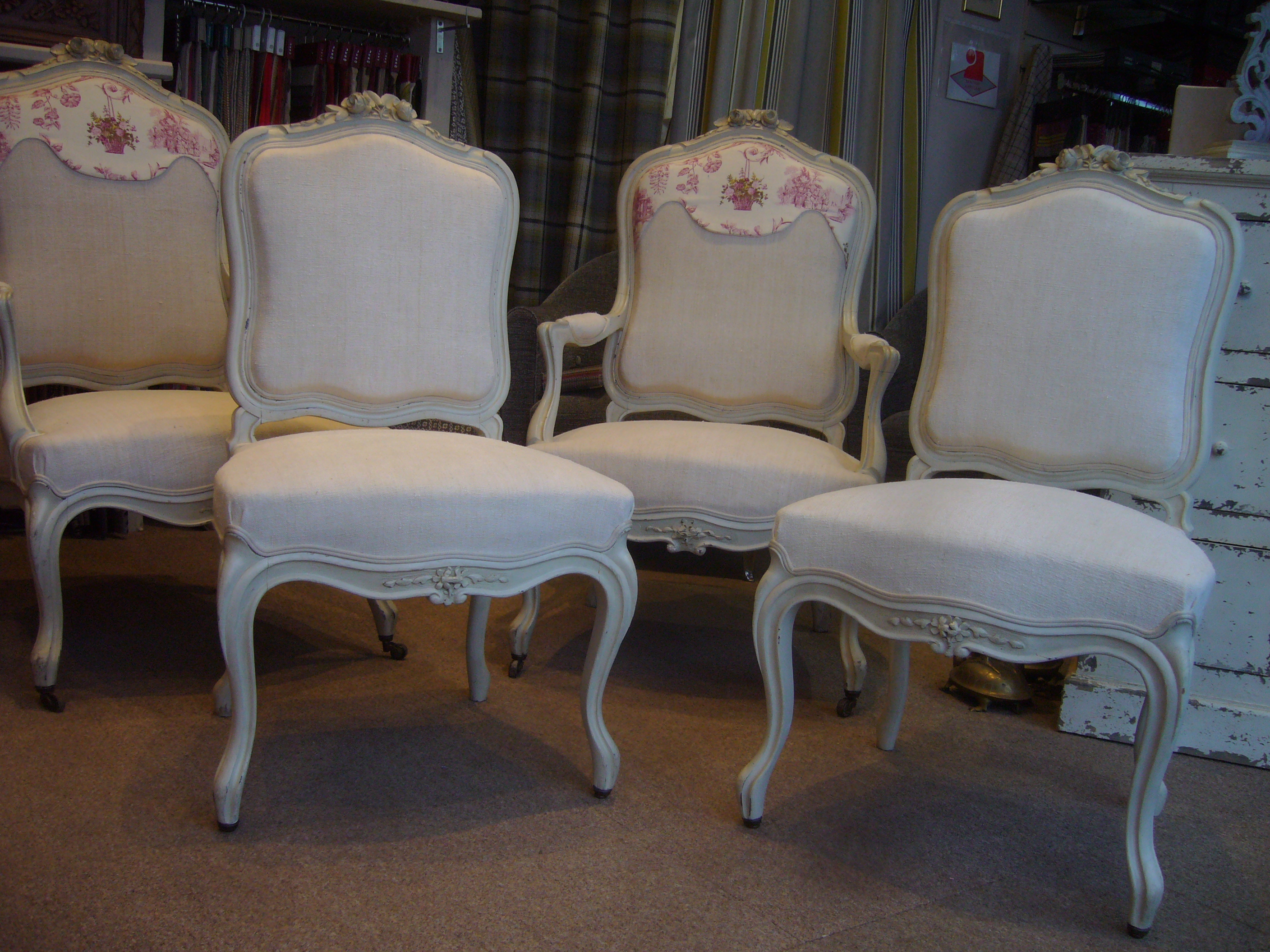 Fauteuils peints