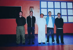 Yo, alumnos y el maestro Wong - 2002