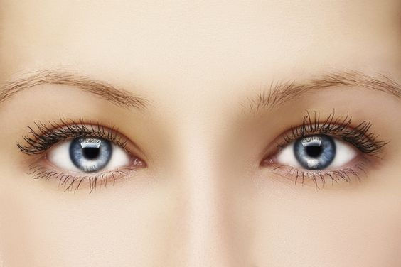Si no estás conforme con el tamaño de tus pestañas y buscas alargarlas naturalmente para que tus ojos se vean mas sensuales, en Otra Medicina te presentamos una serie de recetas naturales para tener l: